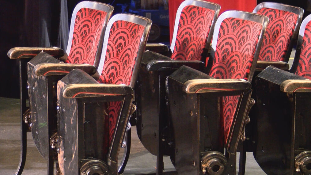 Bozeman theater raises money with antique seats