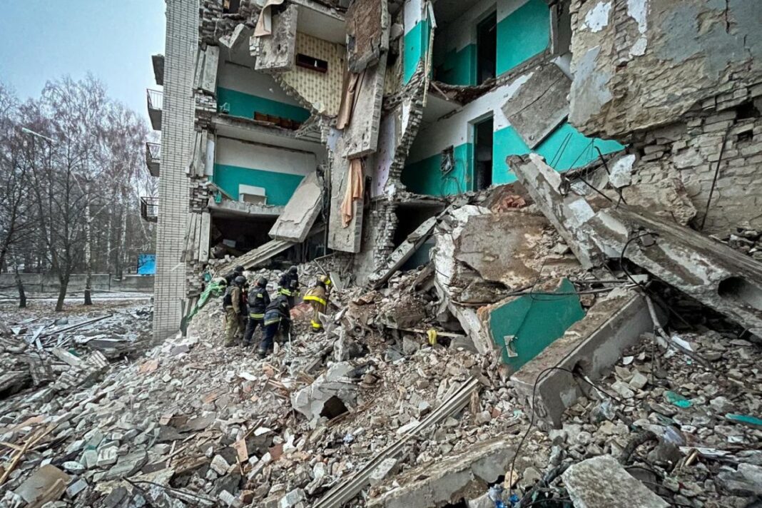 Russians Strike Residential Building in Hlukhiv, Sumy Oblast, Killing Nine, Including a Child; Four May Be Trapped Under Rubble – Photos