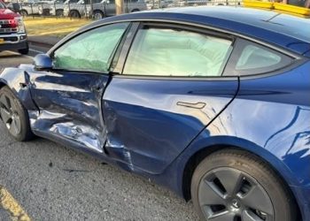 Salem firefighters evaluate emergency plug during Tesla crash response